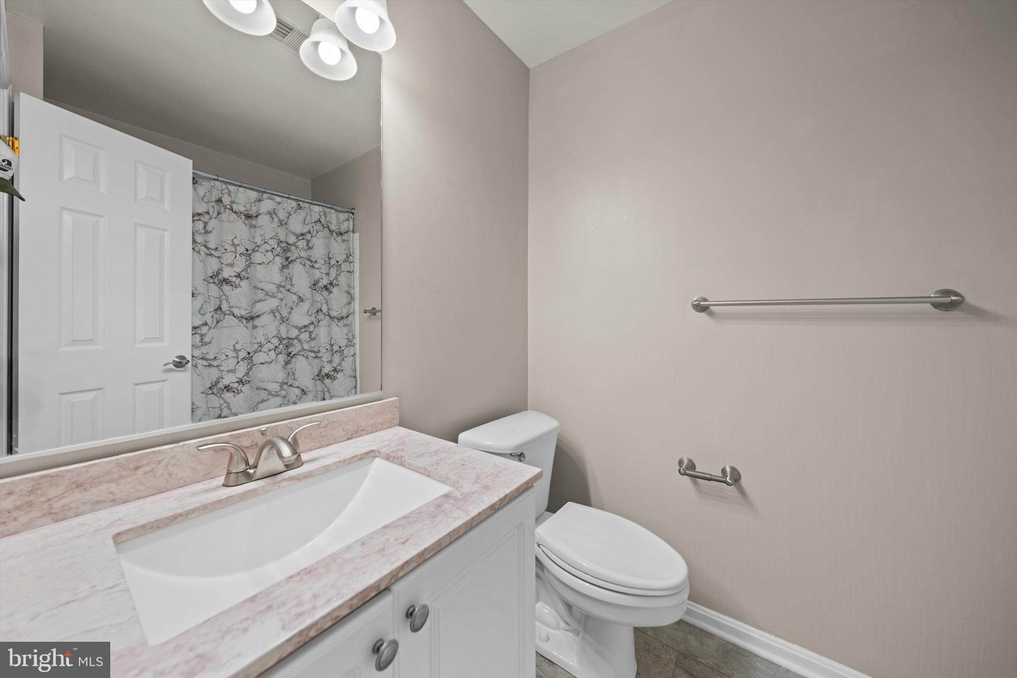 POTOMAC LAKES - Residential Lease