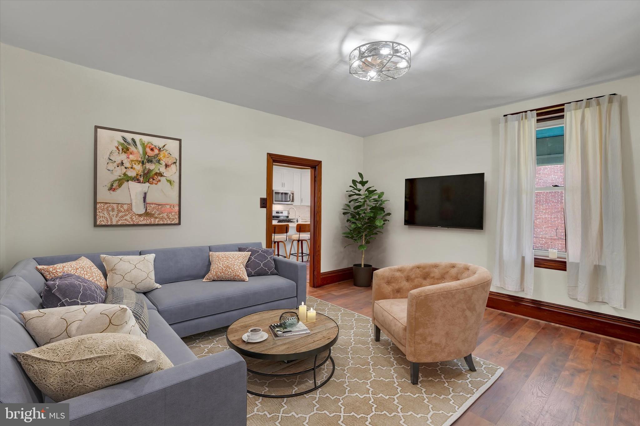 237 S PLEASANT AVENUE