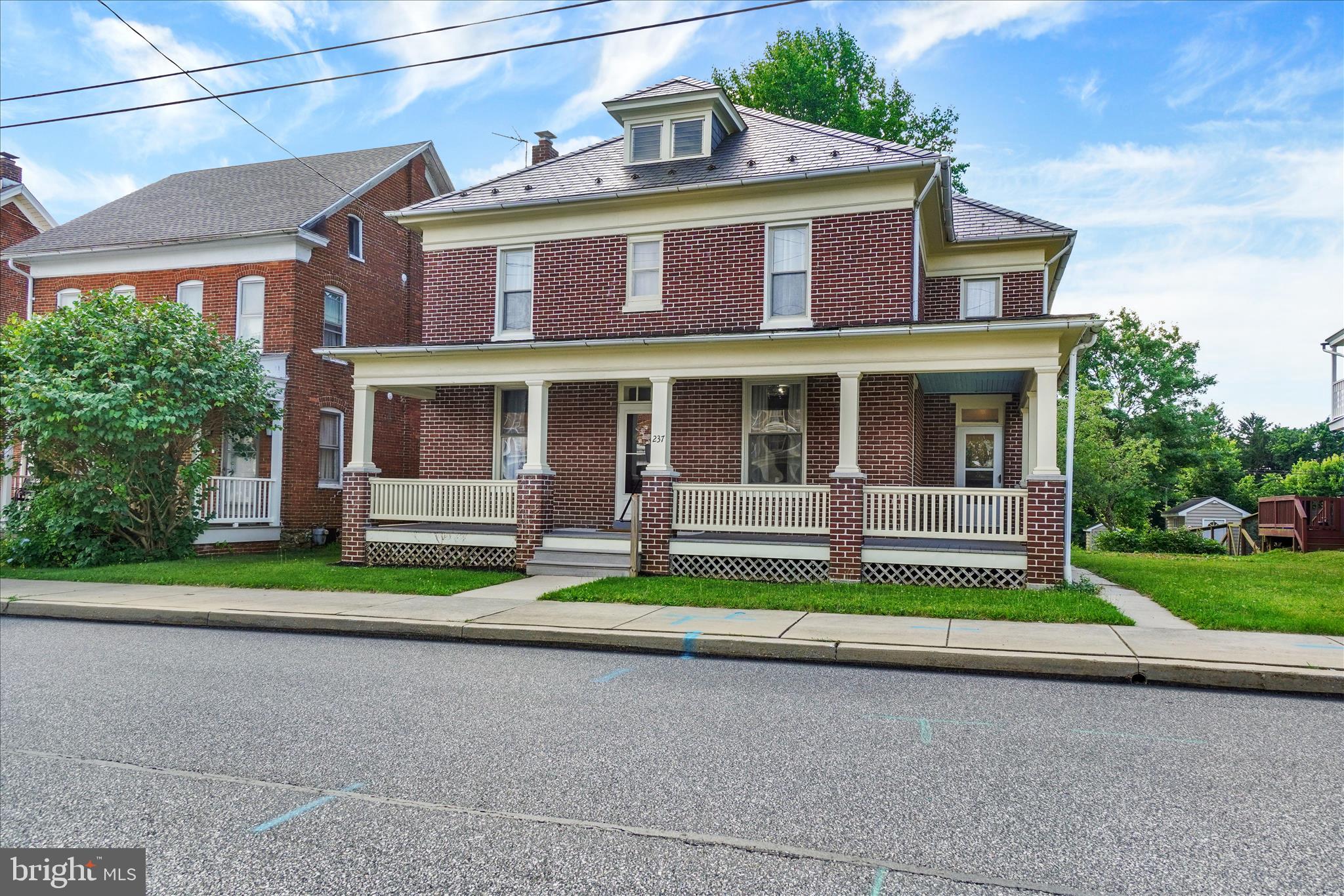 237 S PLEASANT AVENUE