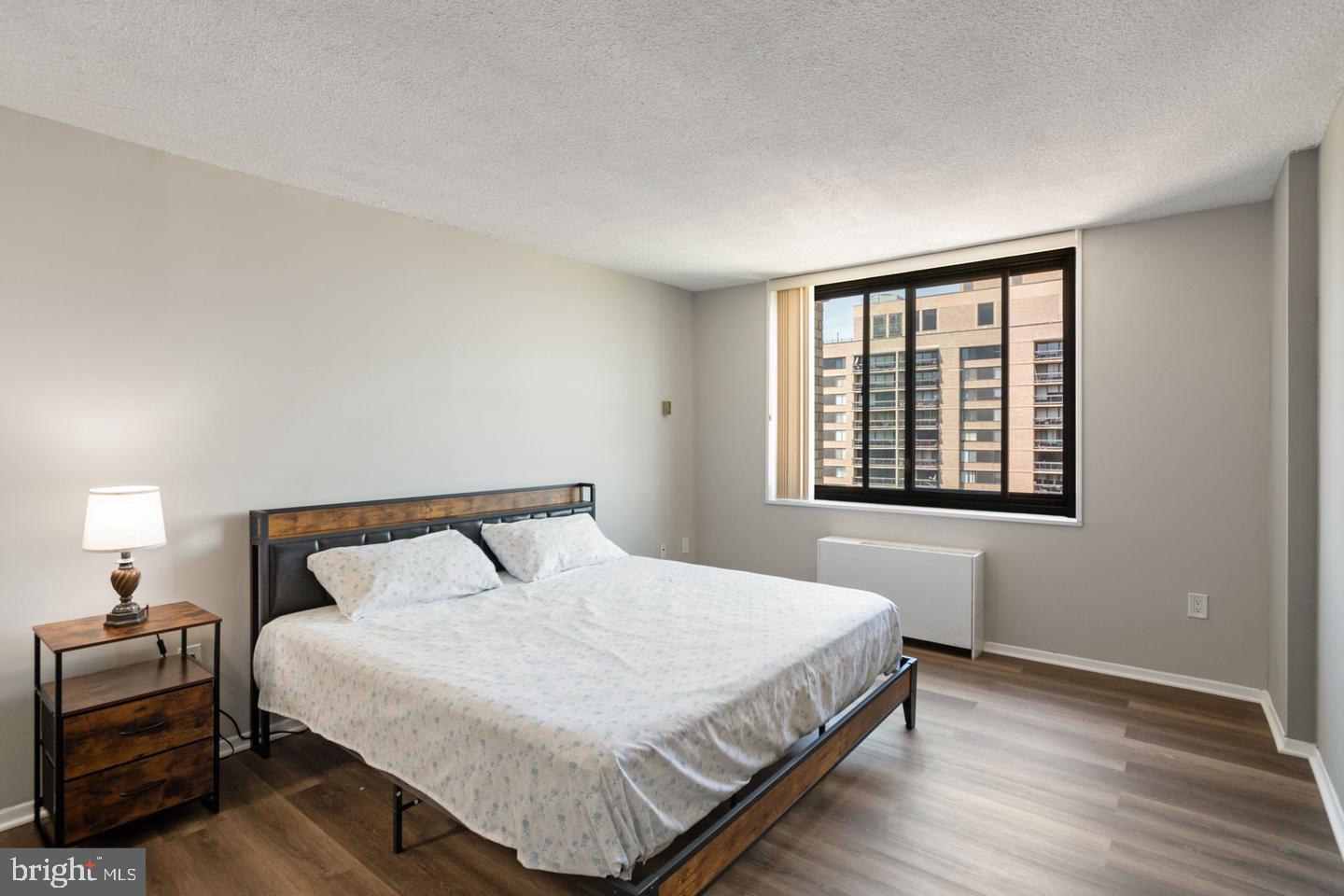 SKYLINE PLAZA - Residential