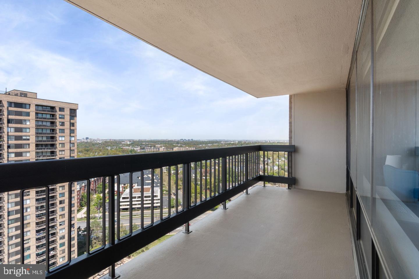 SKYLINE PLAZA - Residential