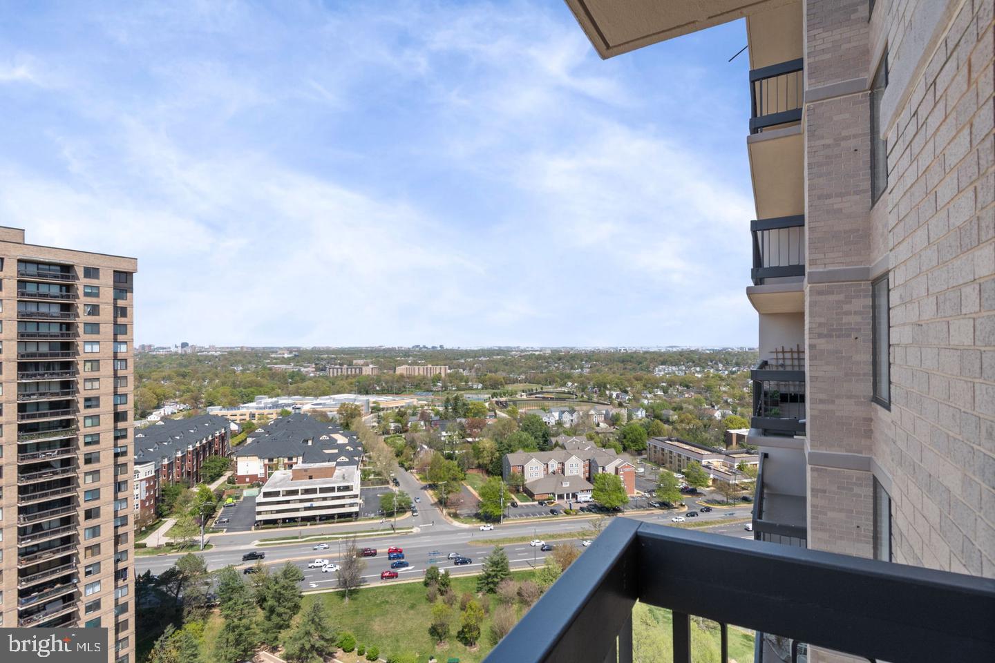 SKYLINE PLAZA - Residential