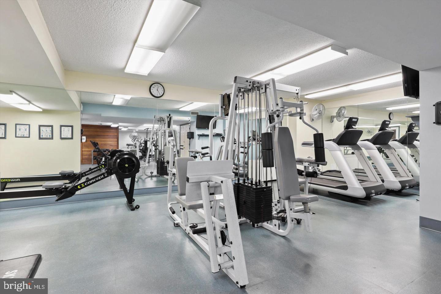 SKYLINE PLAZA - Residential