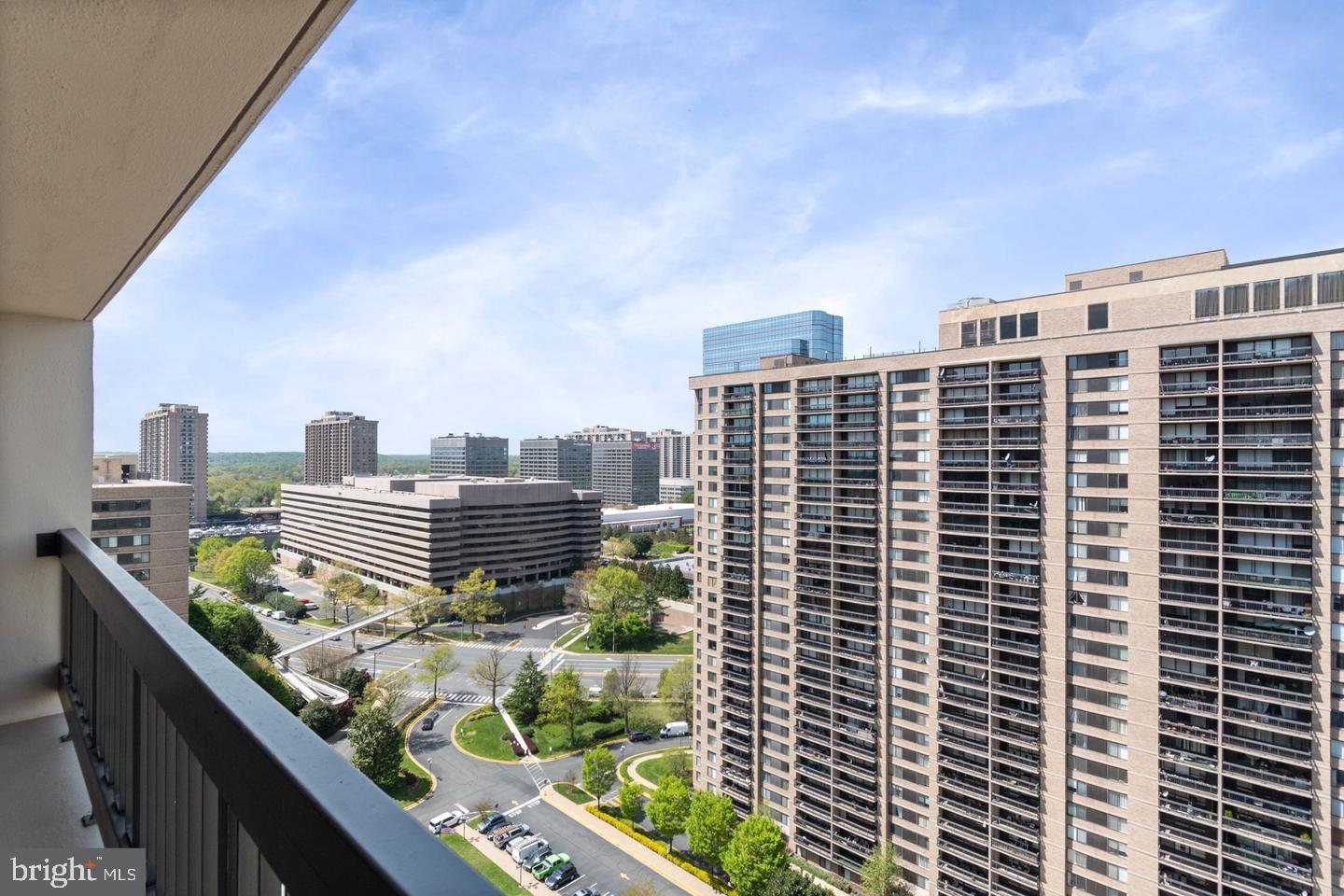 SKYLINE PLAZA - Residential