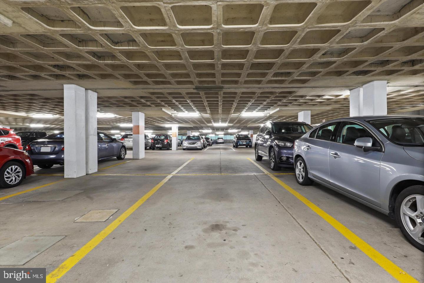 SKYLINE PLAZA - Residential