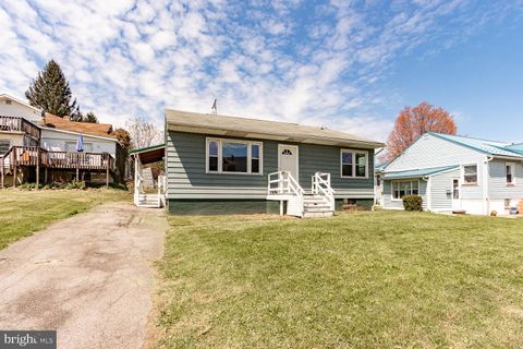 Photo of 504 E Walton Avenue, ALTOONA, PA 16602 (MLS # PABR2016084)