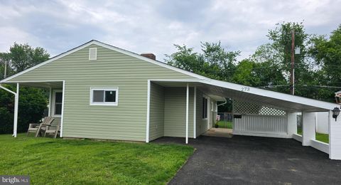 273 PINEWOOD DRIVE LEVITTOWN PA 19054