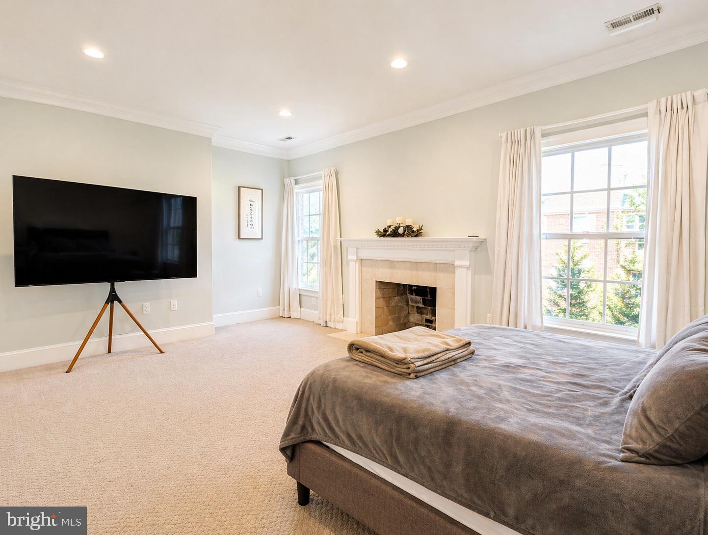 MAYFAIR OF MCLEAN - Residential