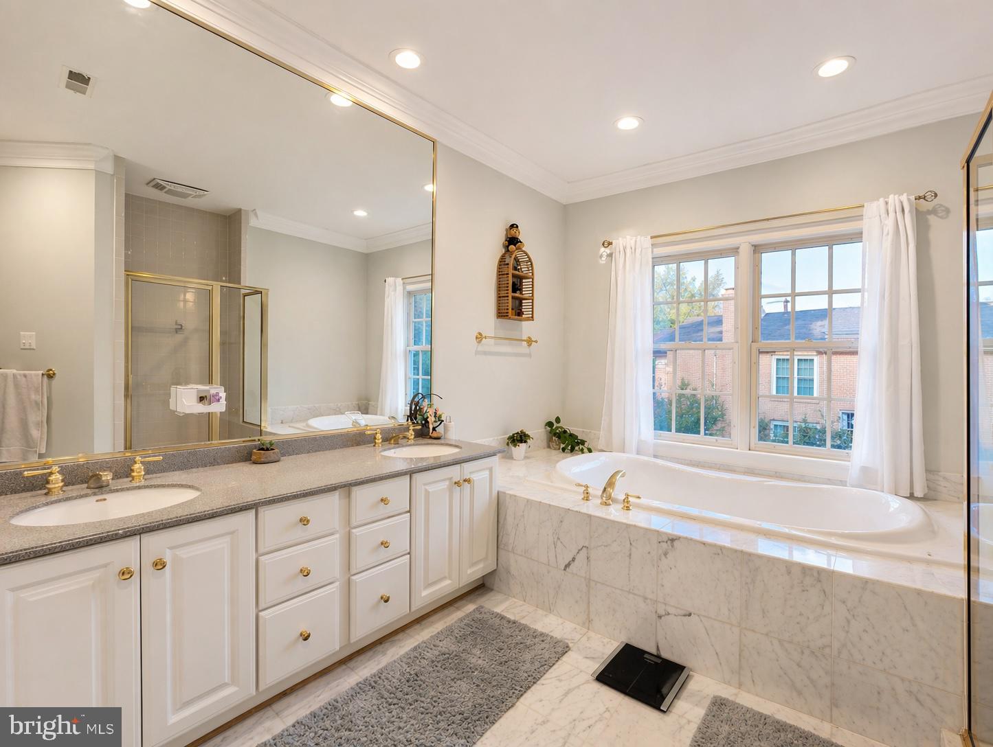 MAYFAIR OF MCLEAN - Residential