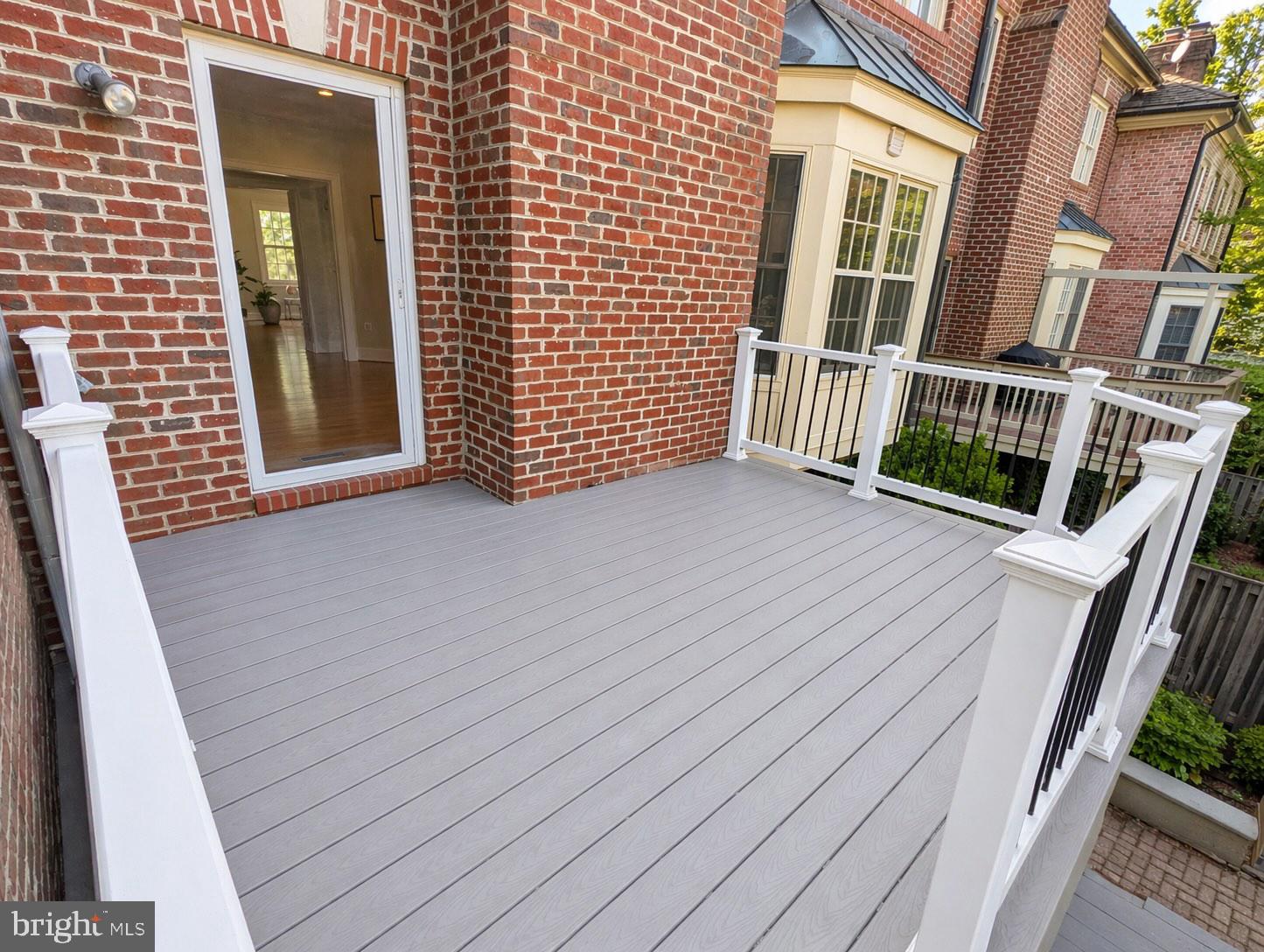 MAYFAIR OF MCLEAN - Residential