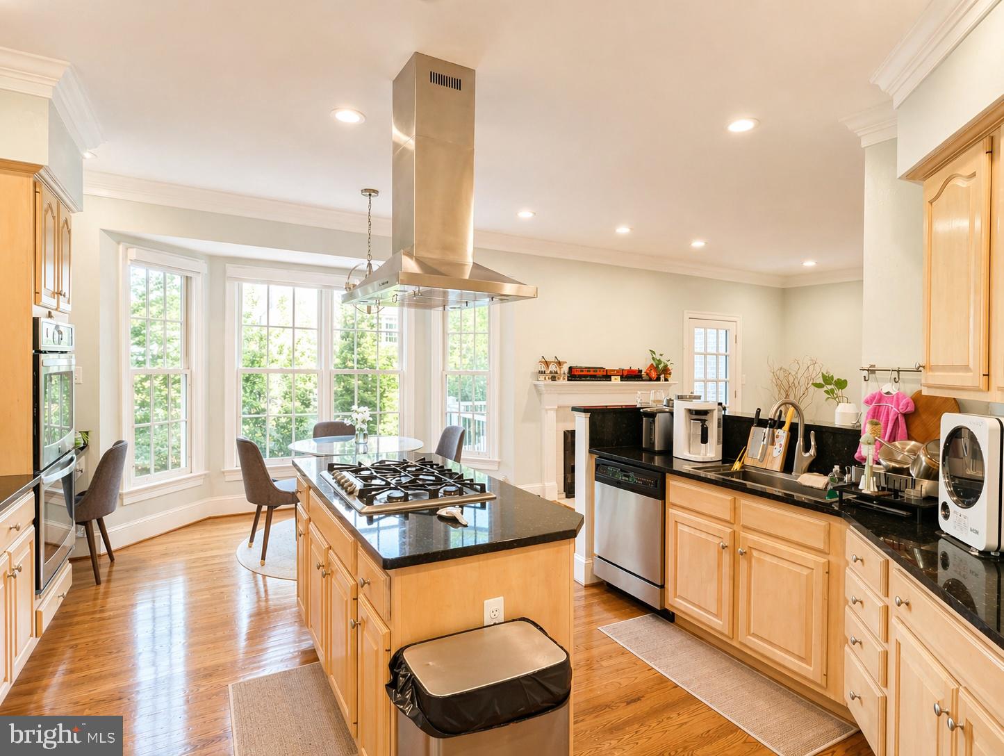 MAYFAIR OF MCLEAN - Residential