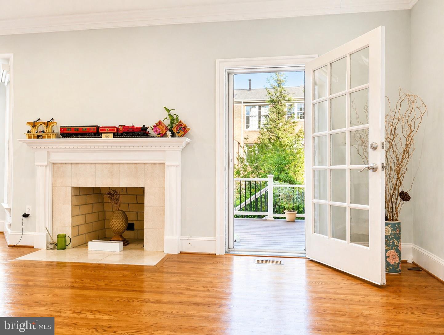 MAYFAIR OF MCLEAN - Residential