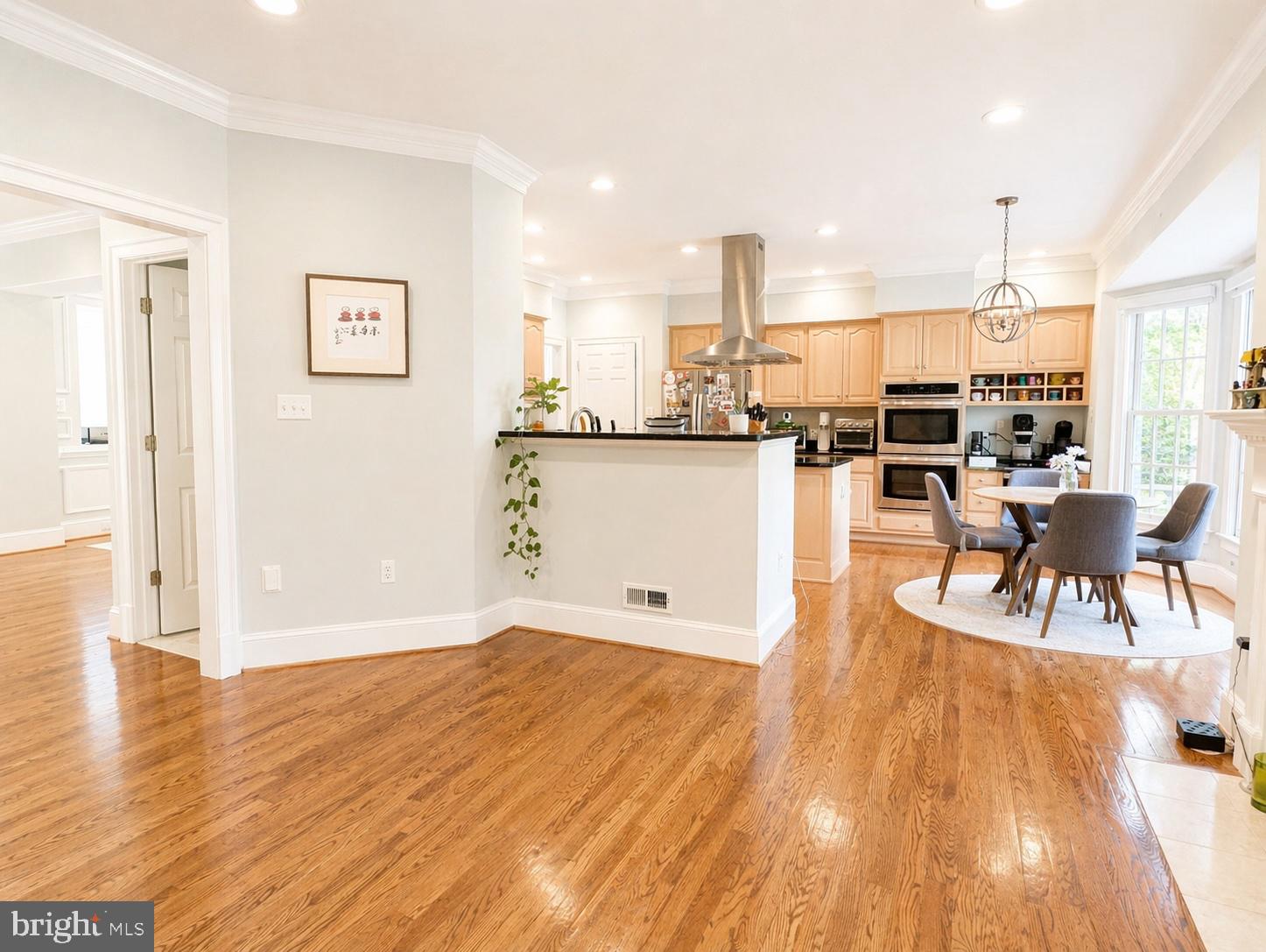 MAYFAIR OF MCLEAN - Residential