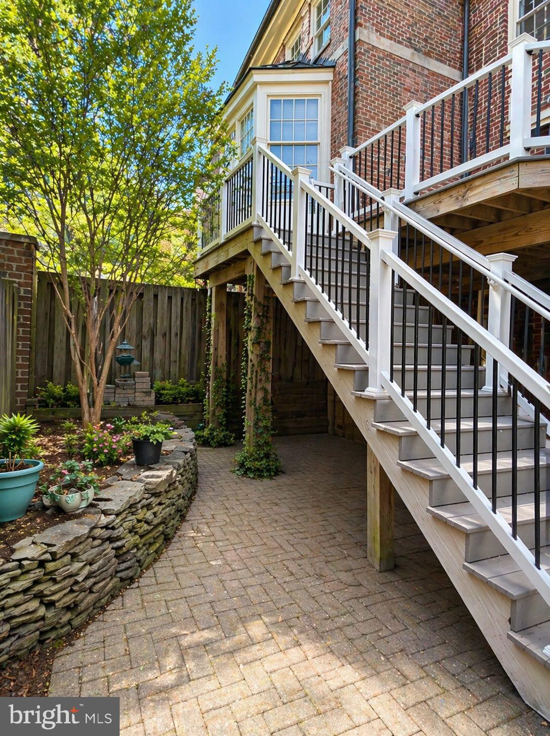 MAYFAIR OF MCLEAN - Residential