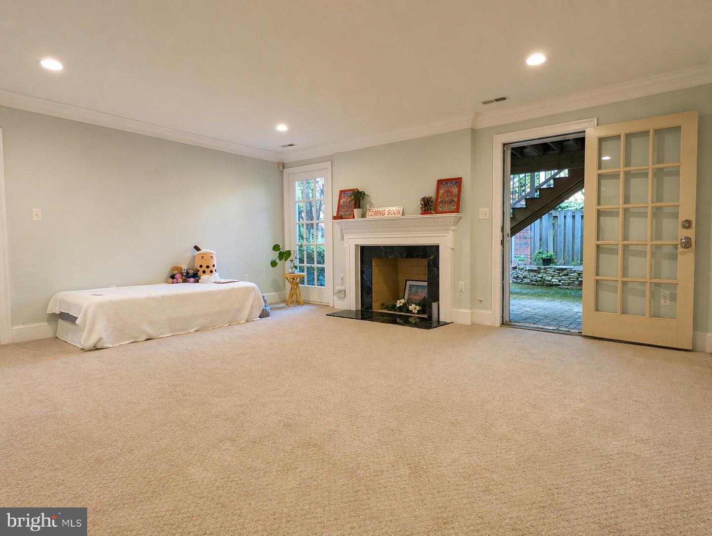 MAYFAIR OF MCLEAN - Residential