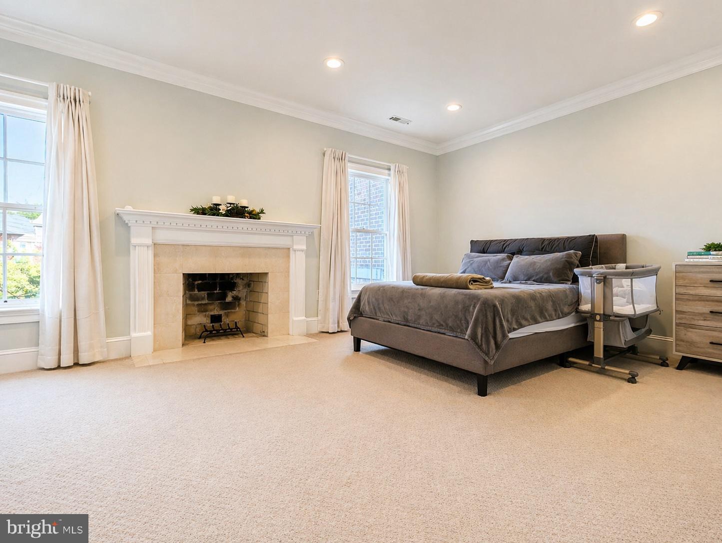 MAYFAIR OF MCLEAN - Residential