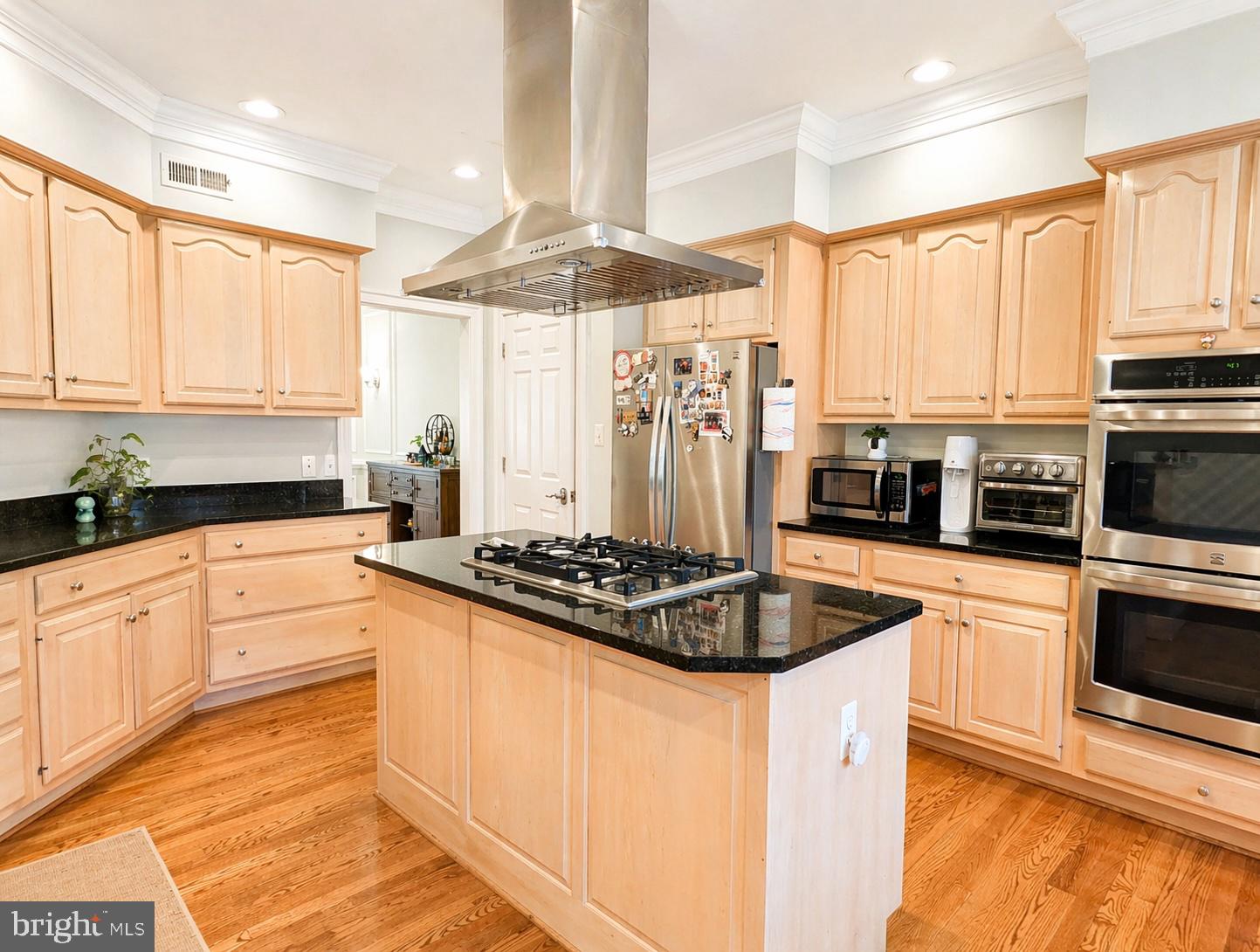 MAYFAIR OF MCLEAN - Residential