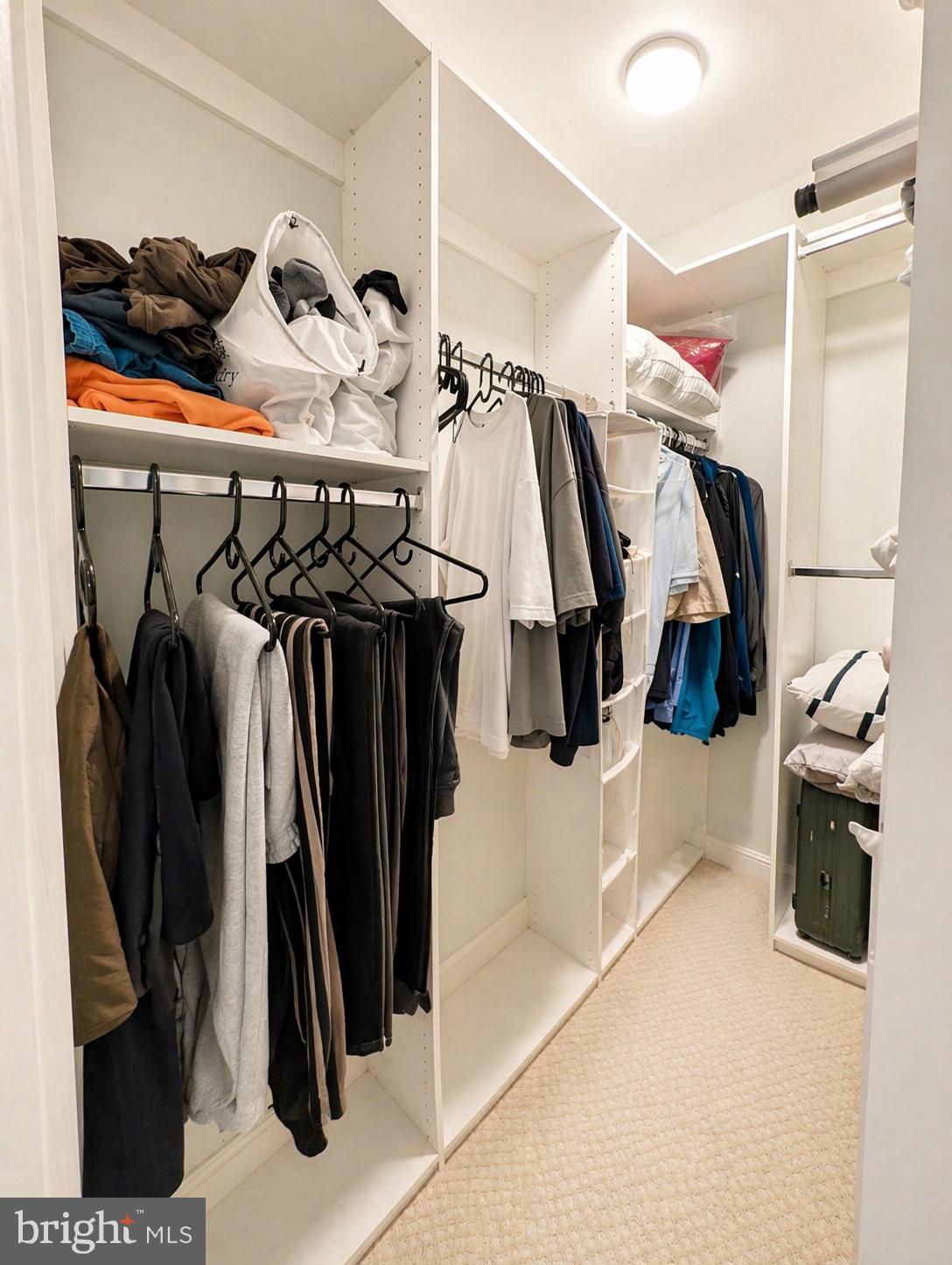 MAYFAIR OF MCLEAN - Residential