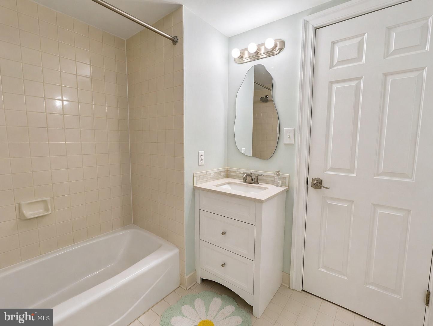 MAYFAIR OF MCLEAN - Residential