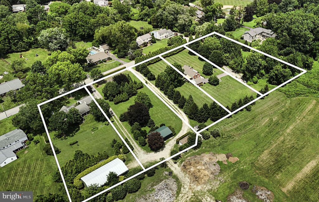 Photo of 170 Old State Road, BERWYN, PA 19312 (MLS # PACT2104288)