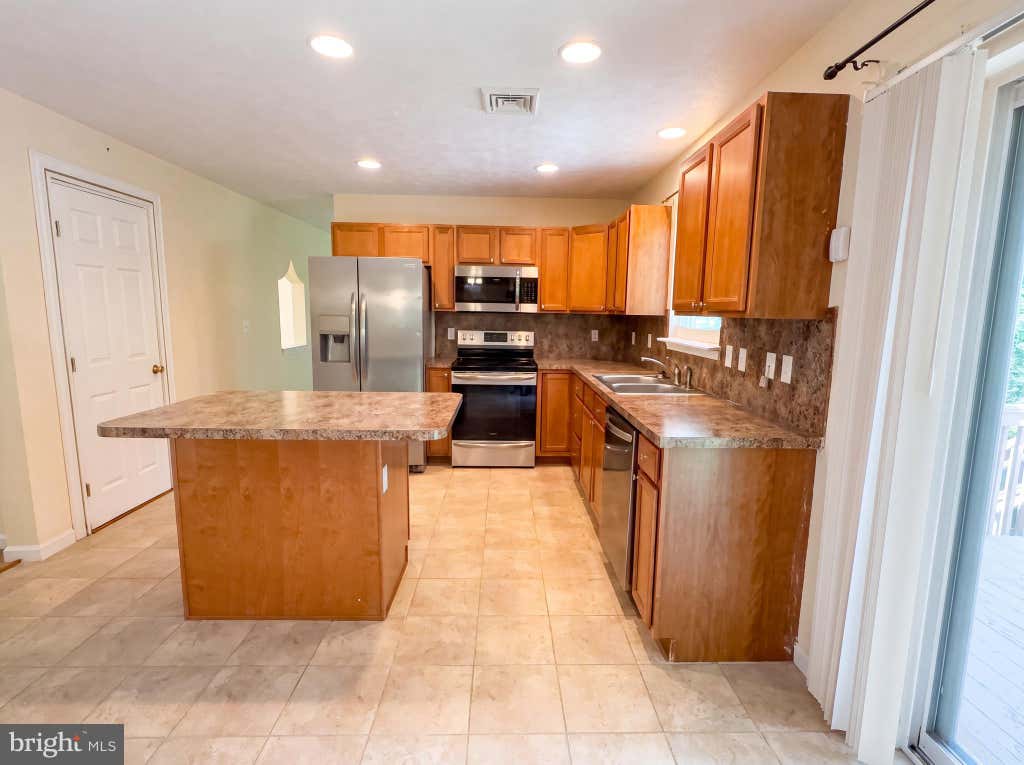 Photo of 814 Clearview Drive, LONG POND, PA 18334 (MLS # PAMR2007130)