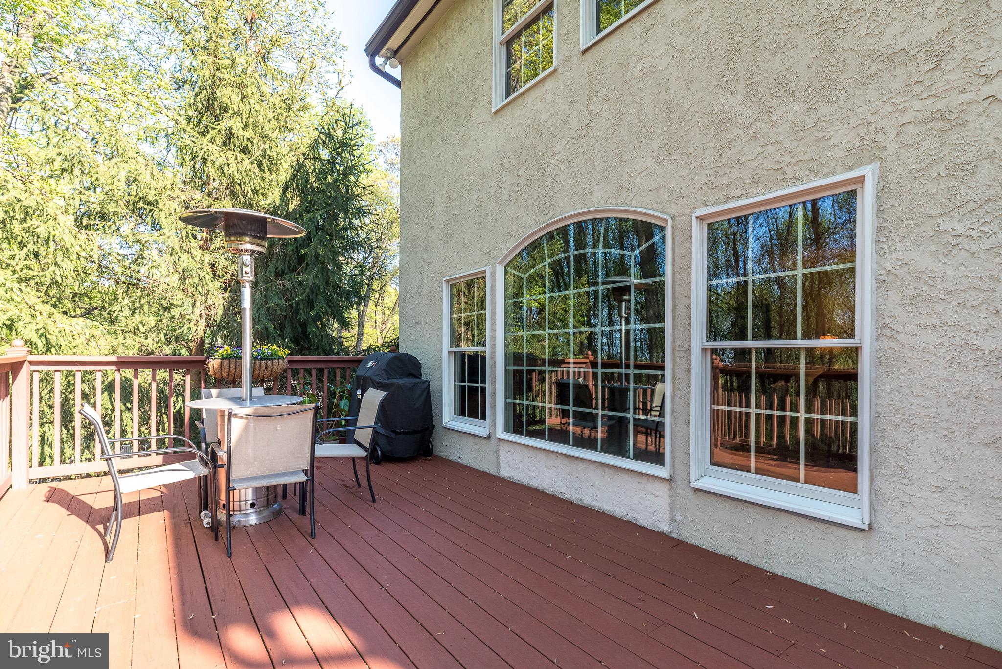 WHISPERING WOODS - Residential