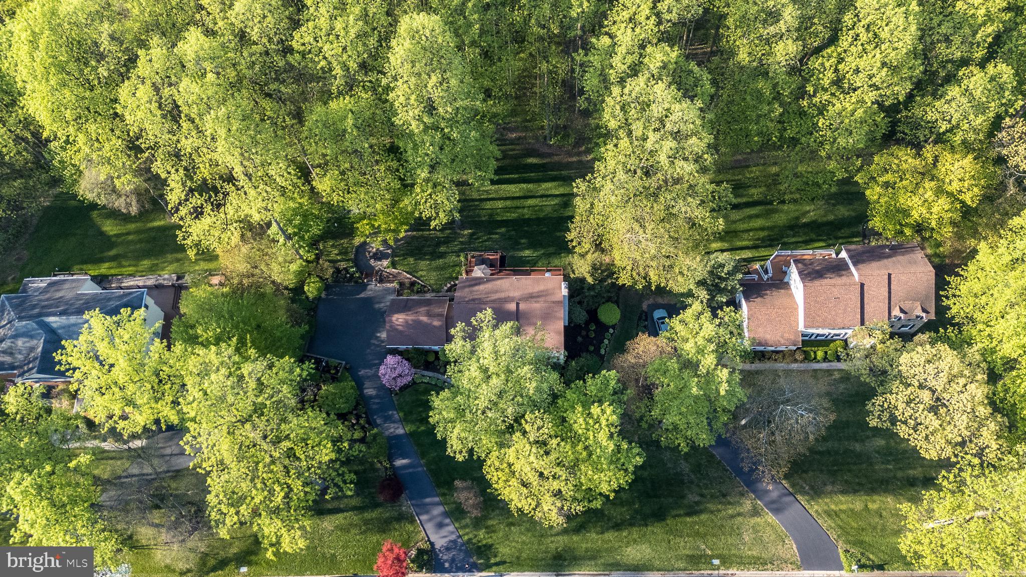 WHISPERING WOODS - Residential