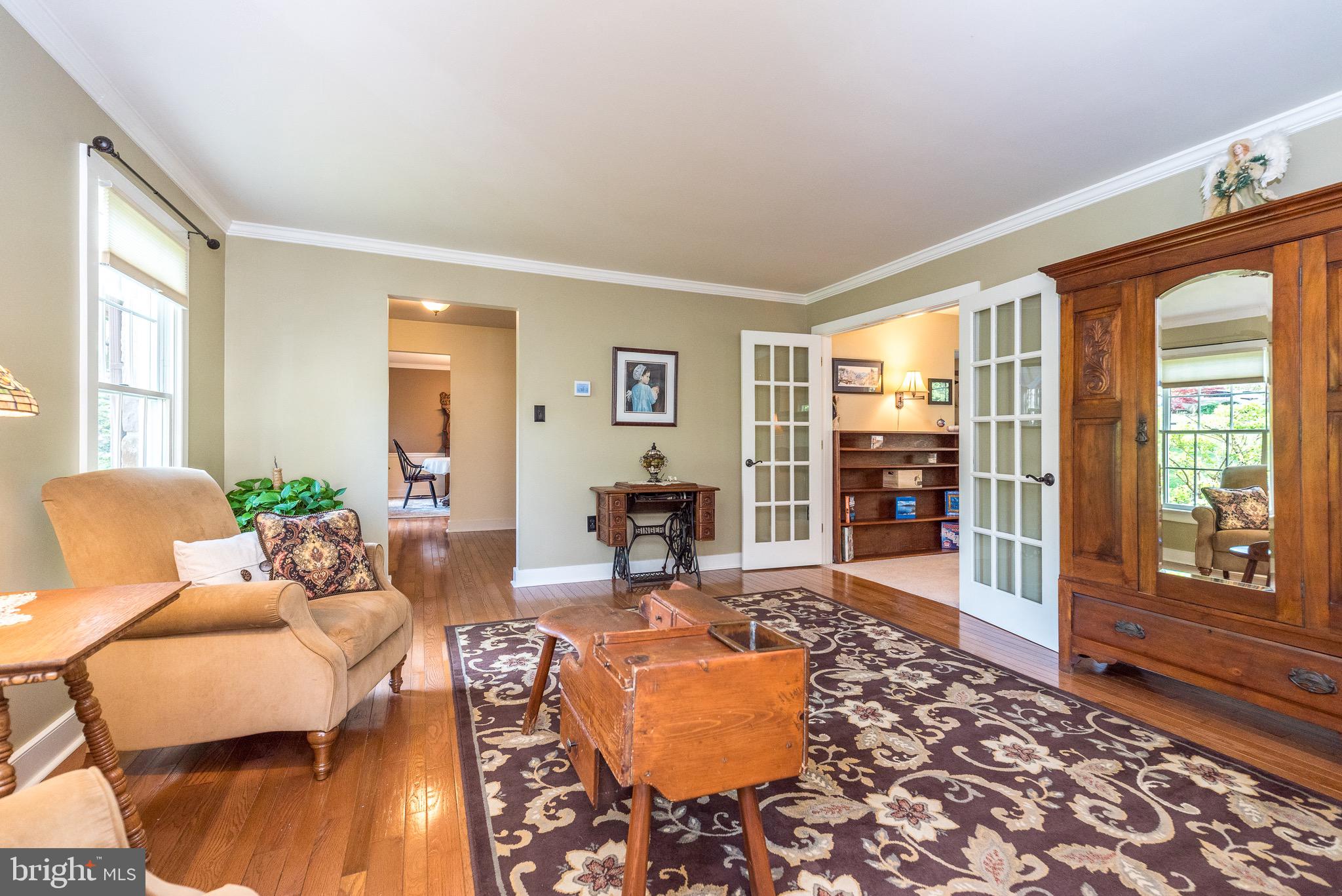 WHISPERING WOODS - Residential