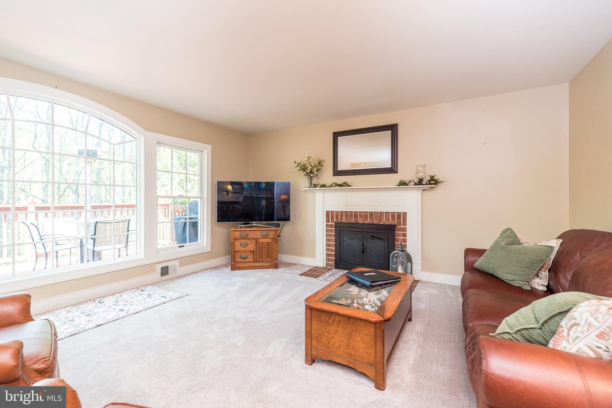 WHISPERING WOODS - Residential