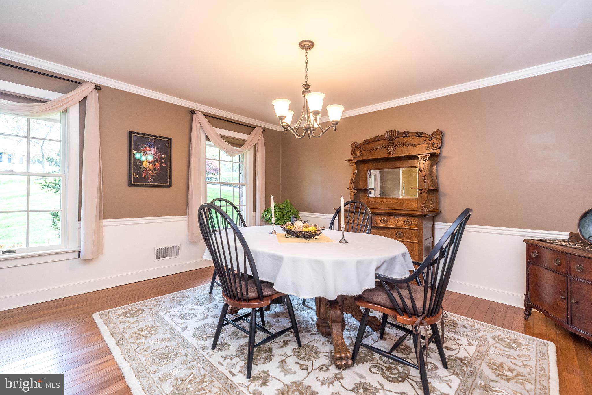 WHISPERING WOODS - Residential