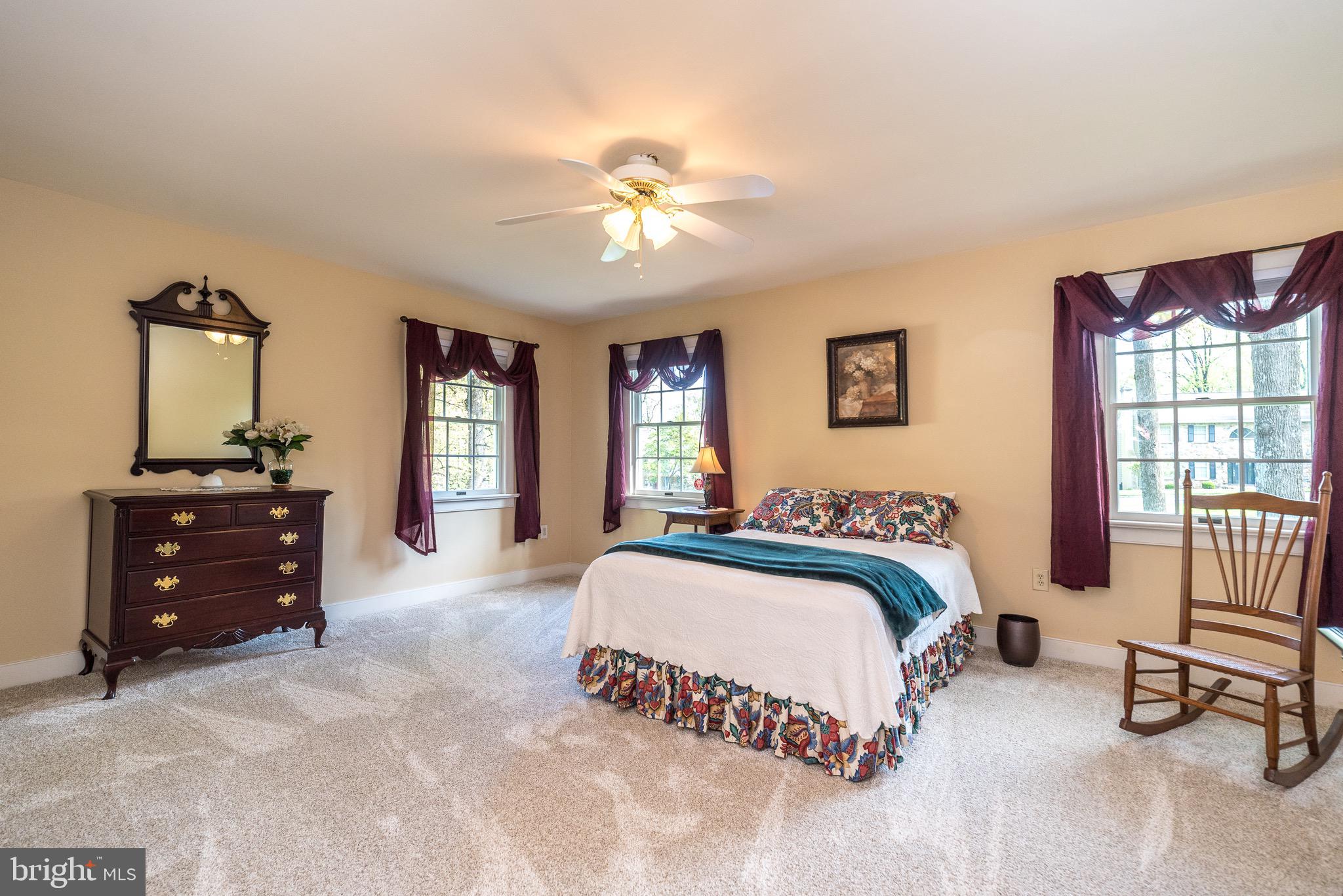 WHISPERING WOODS - Residential