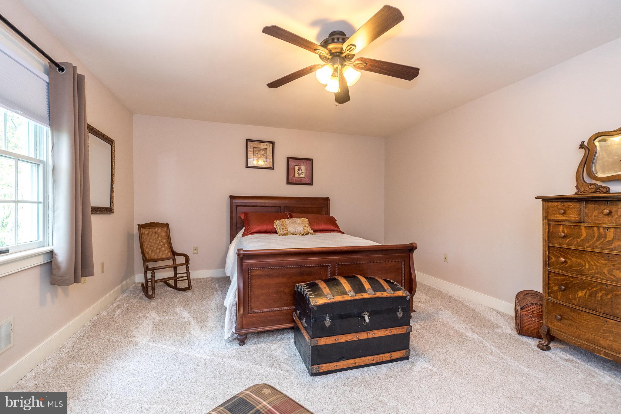 WHISPERING WOODS - Residential