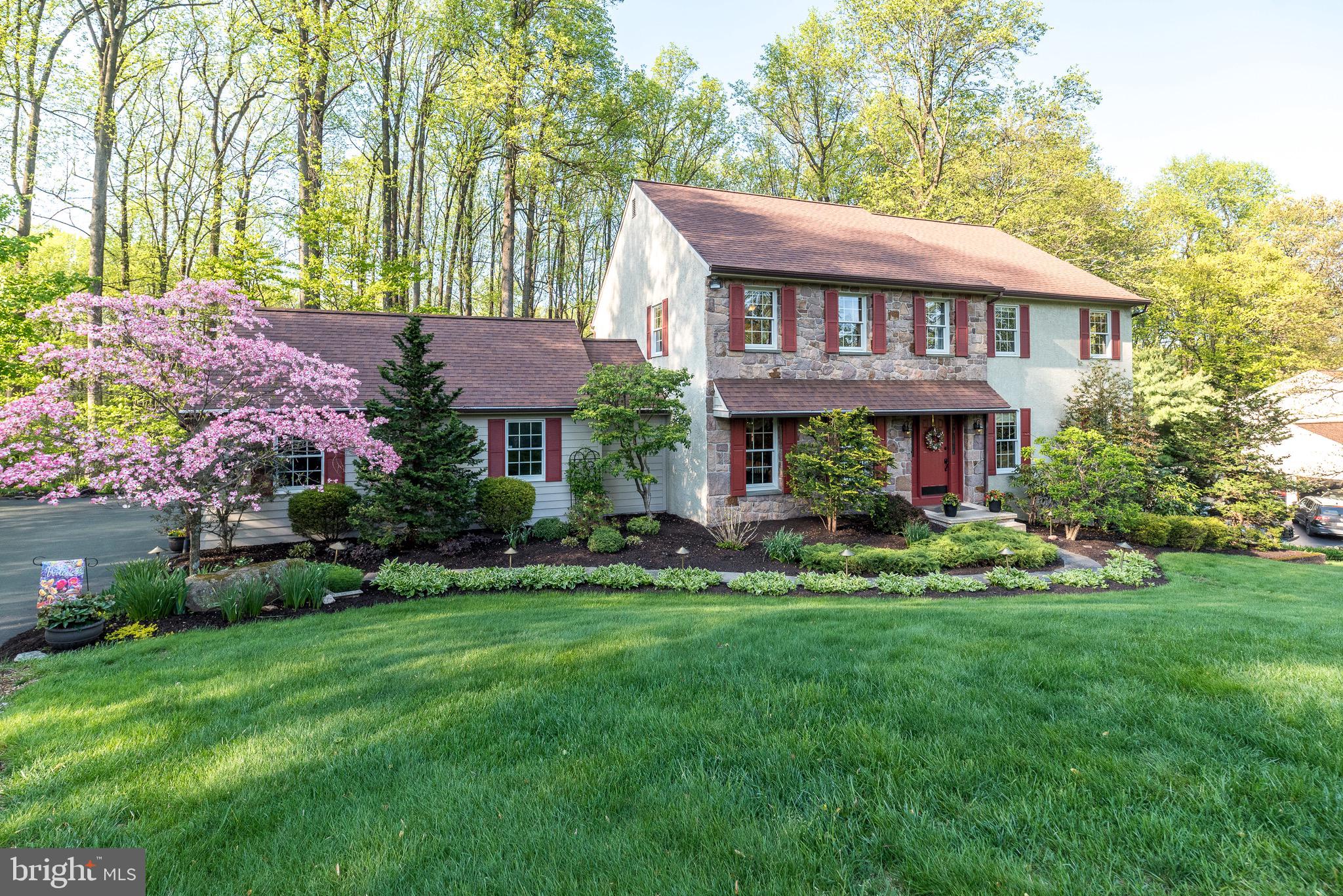 WHISPERING WOODS - Residential