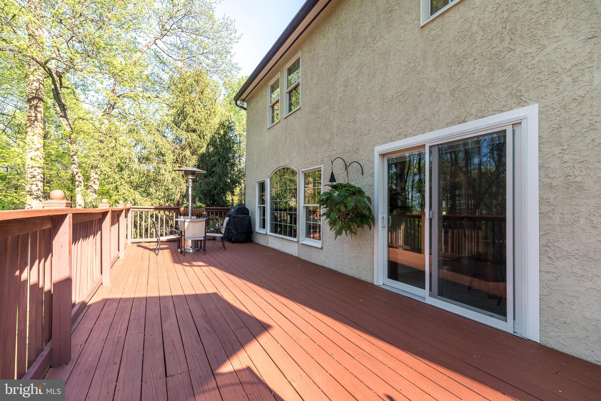 WHISPERING WOODS - Residential