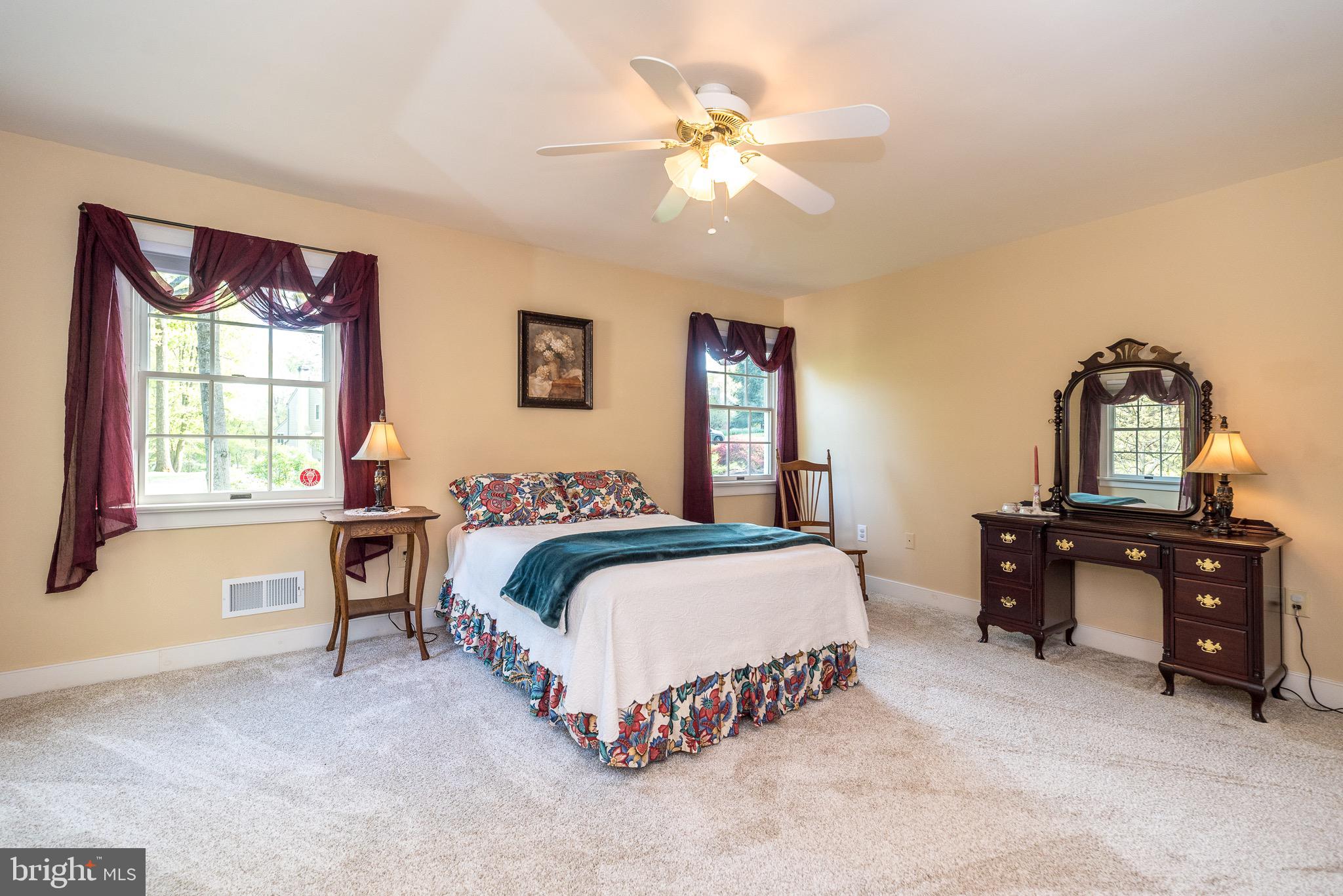 WHISPERING WOODS - Residential