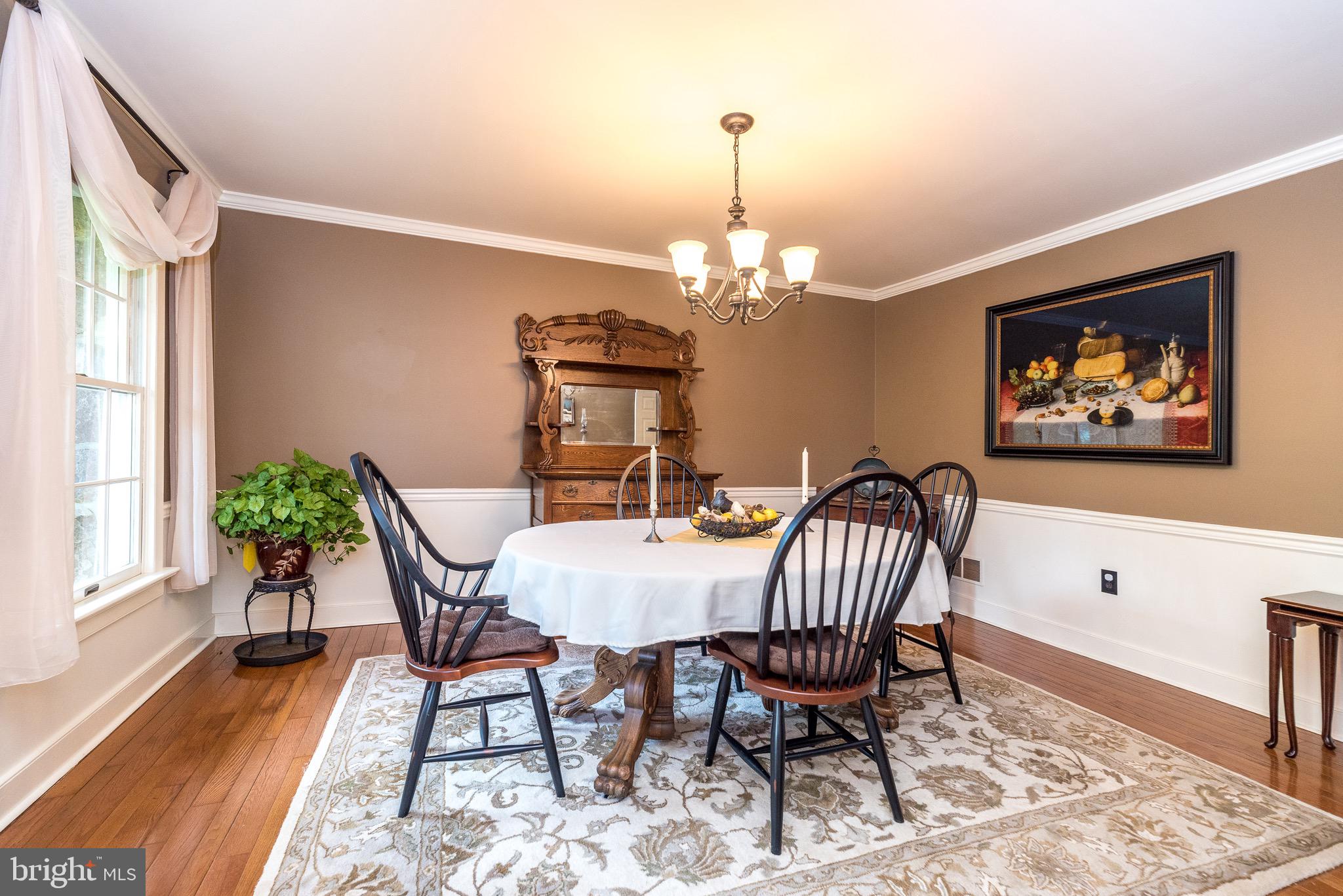 WHISPERING WOODS - Residential