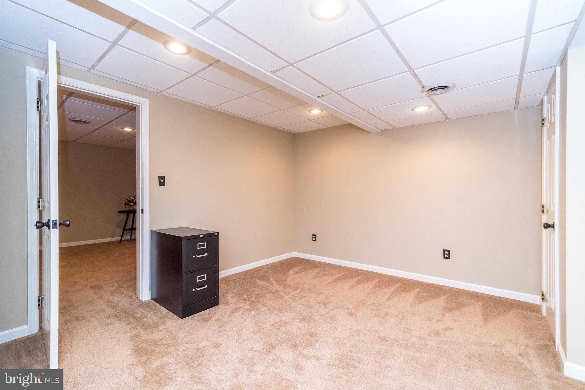 WHISPERING WOODS - Residential