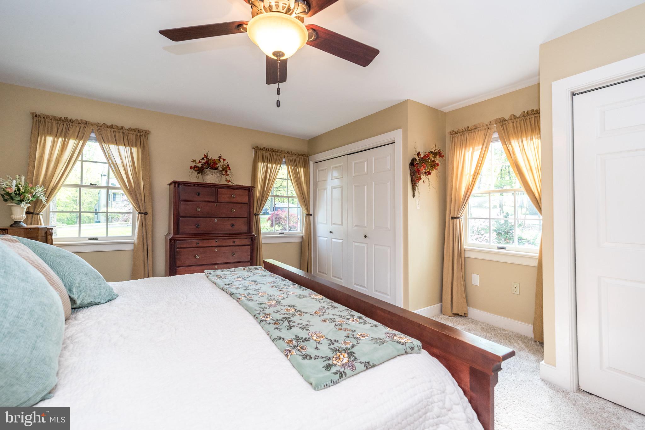 WHISPERING WOODS - Residential