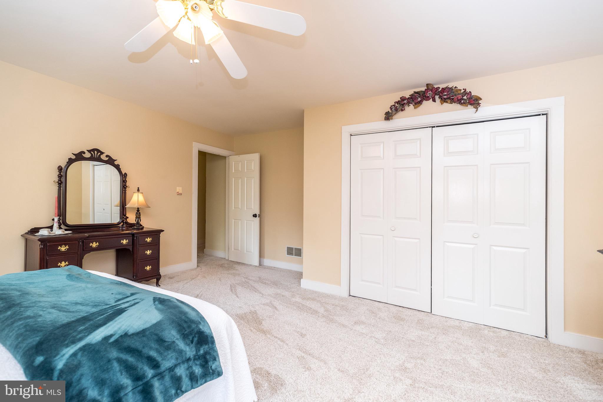 WHISPERING WOODS - Residential