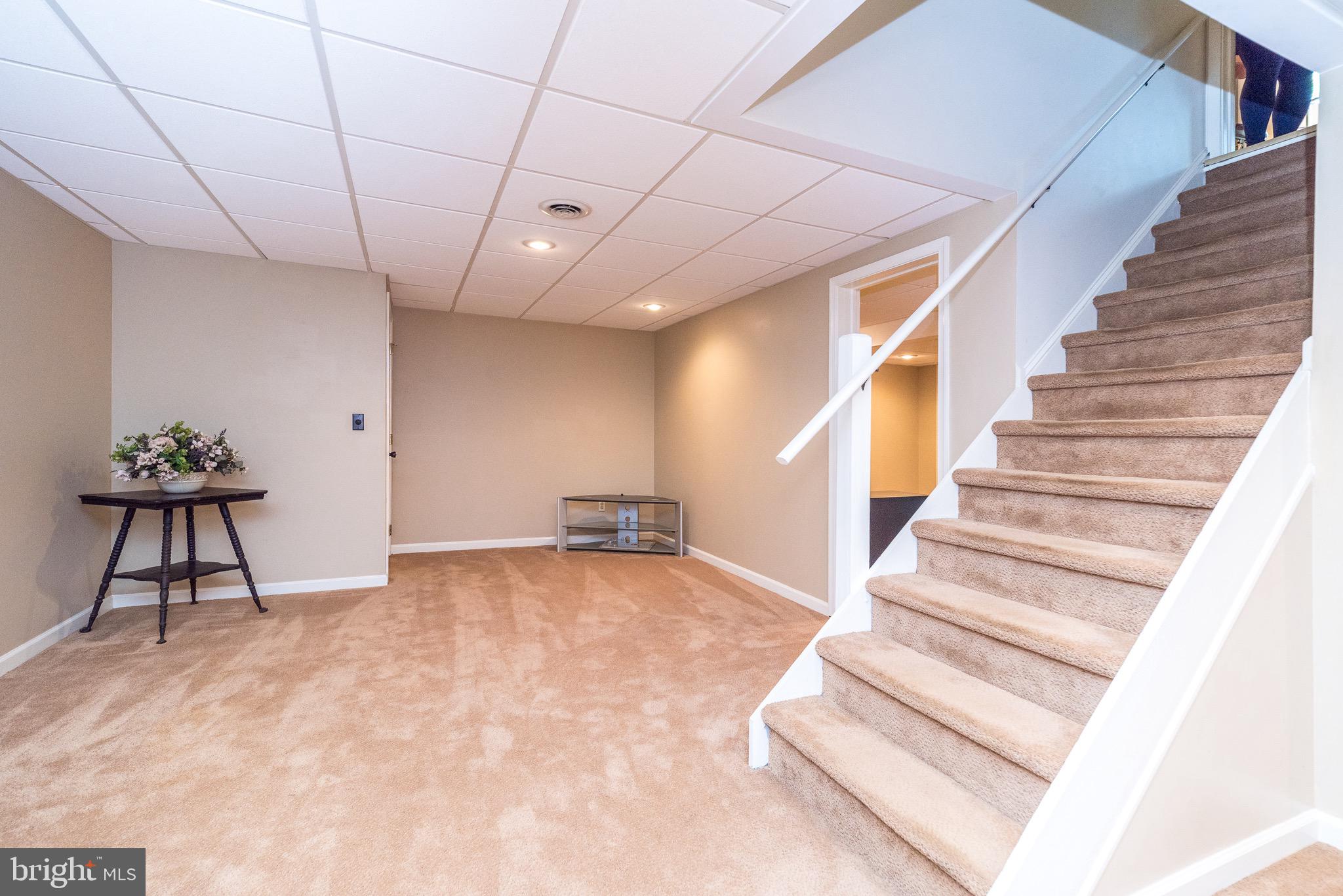 WHISPERING WOODS - Residential