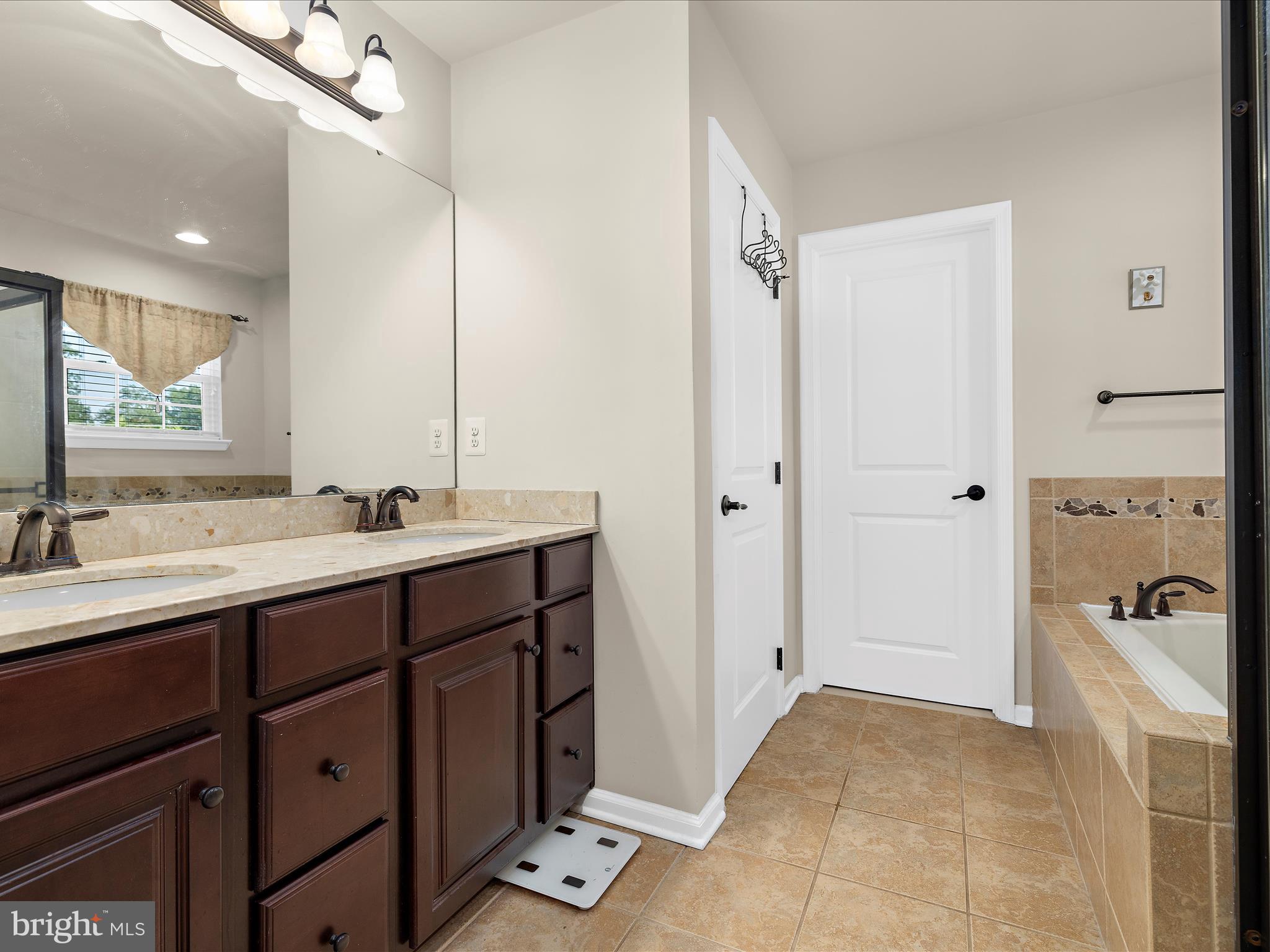 MEDLEY ESTATES - Residential