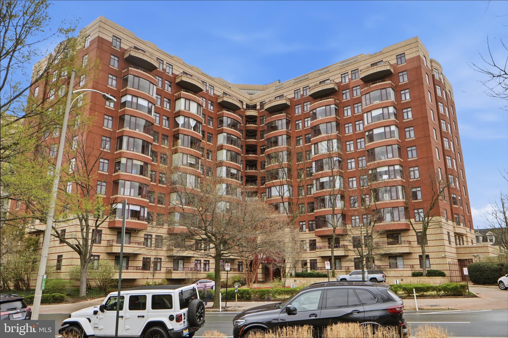 2400 CLARENDON BOULEVARD 711