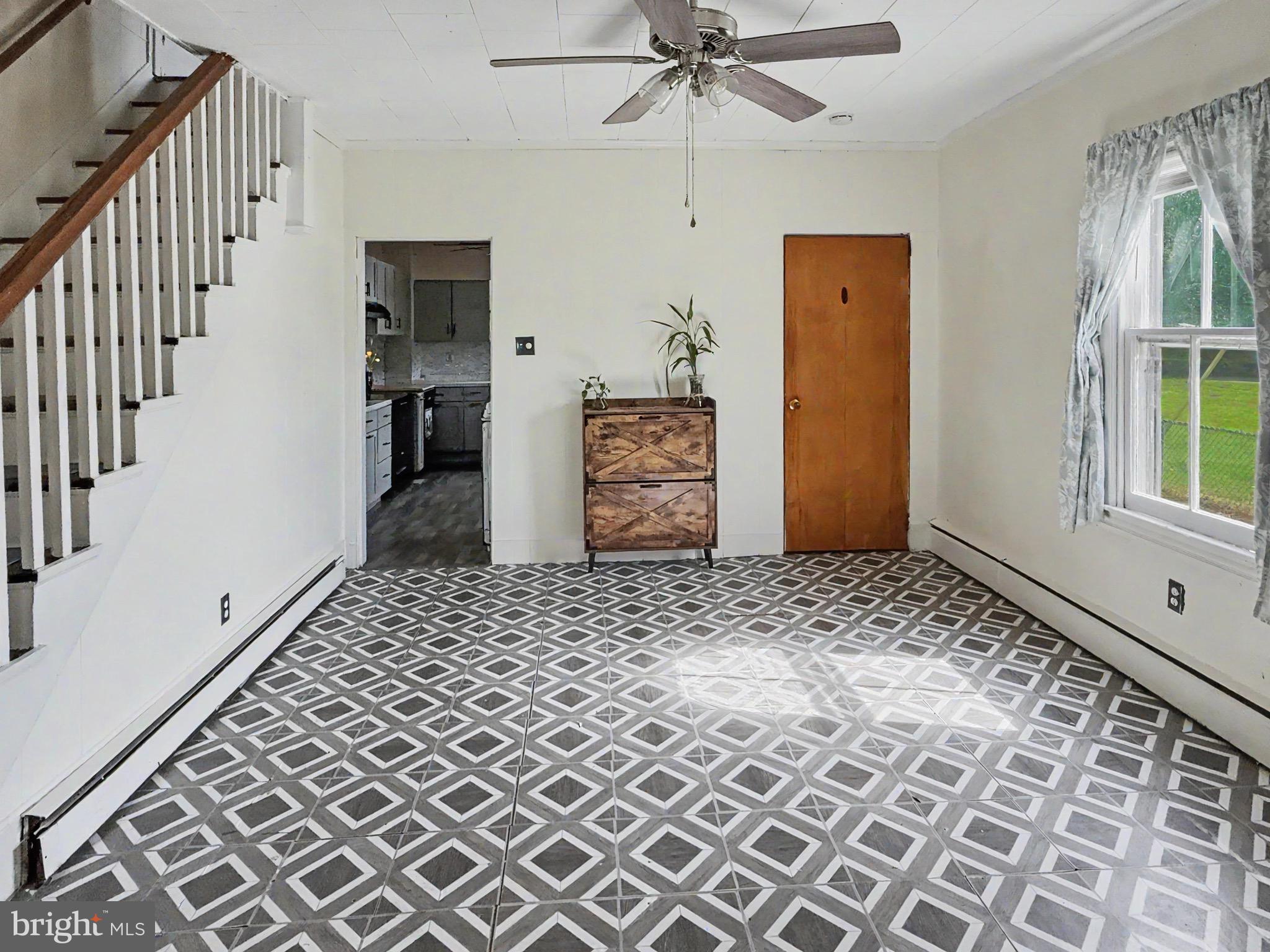 PERRYVILLE - Residential