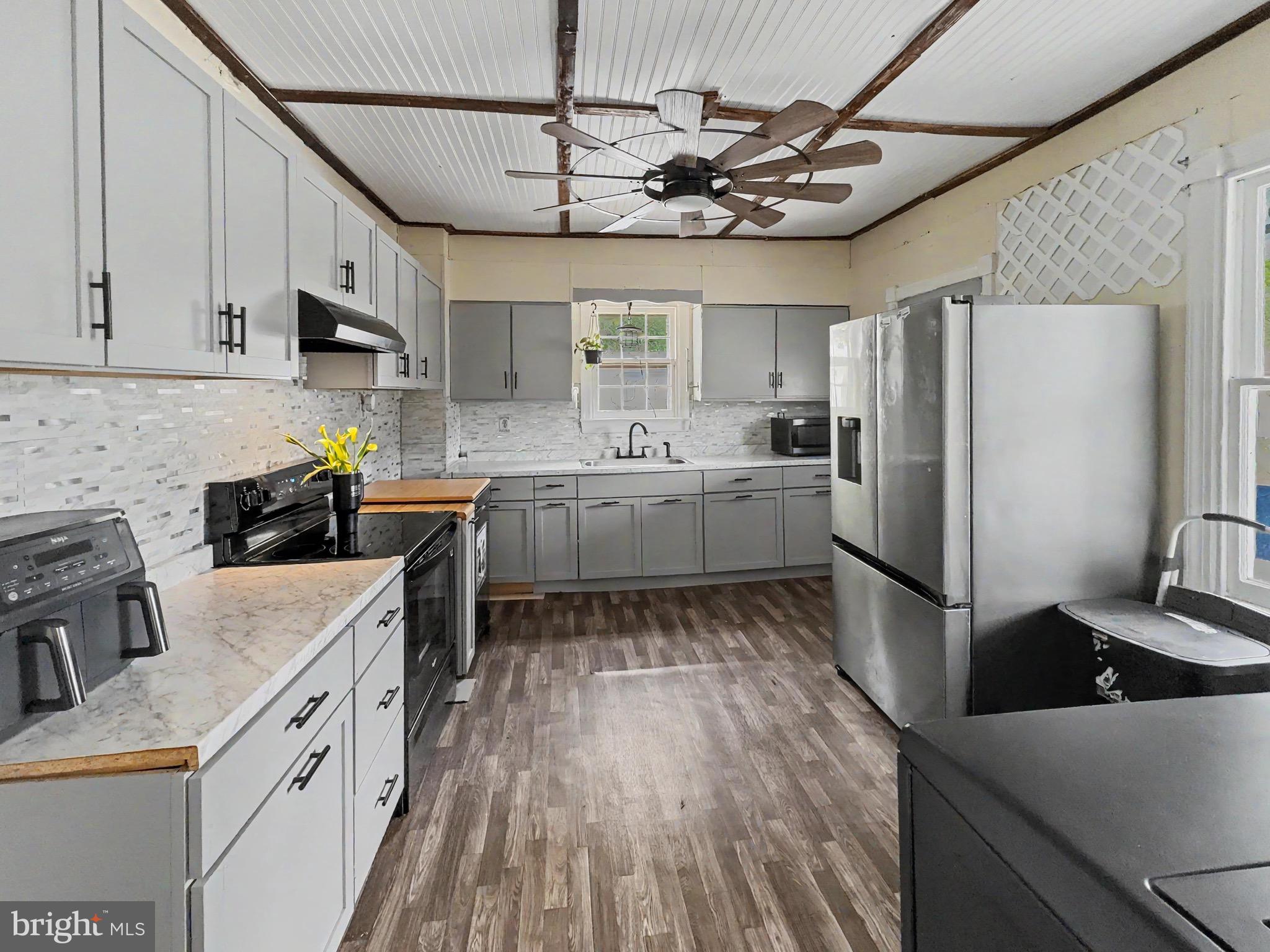 PERRYVILLE - Residential