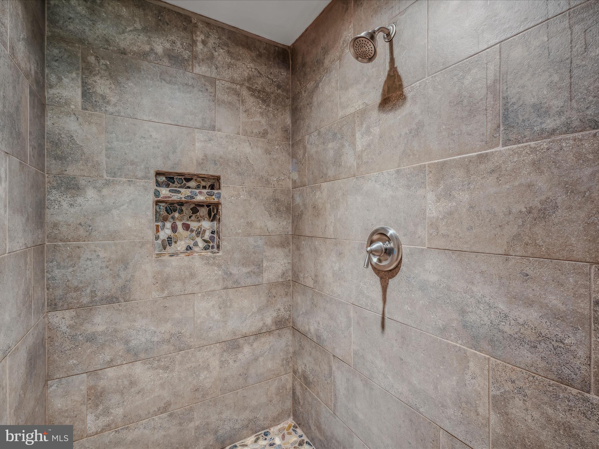 DOGWOOD MANOR - Residential