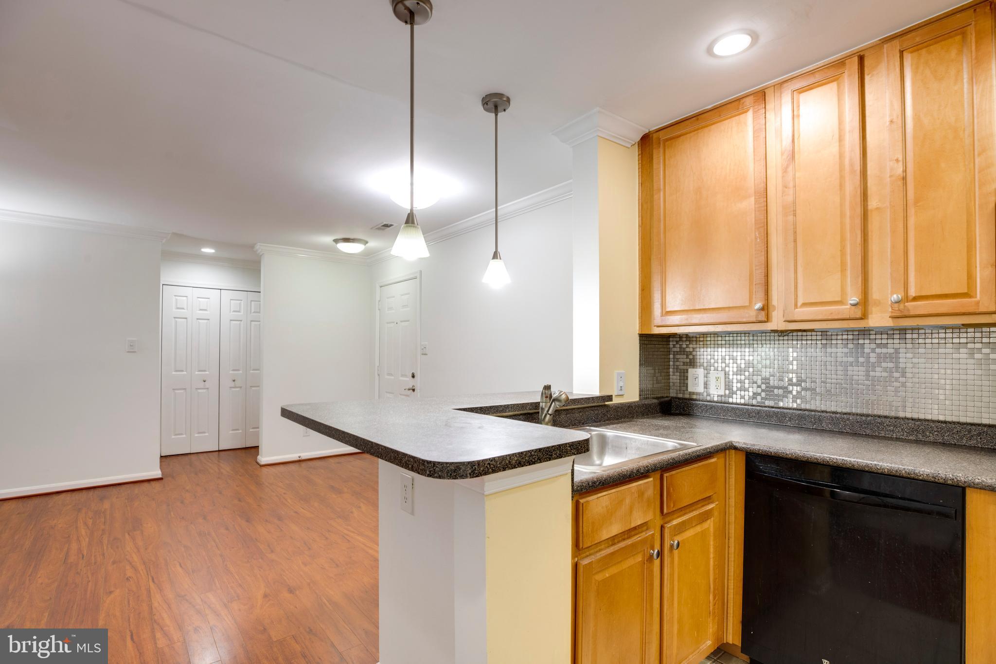 FOUR WINDS AT OAKTON - Residential