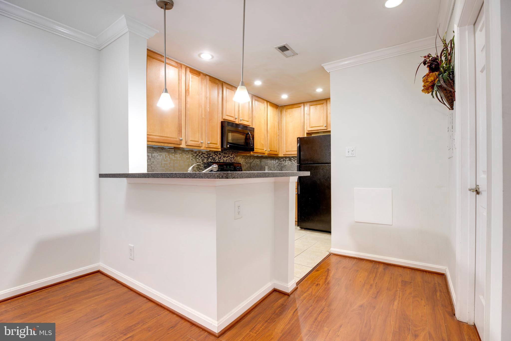 FOUR WINDS AT OAKTON - Residential