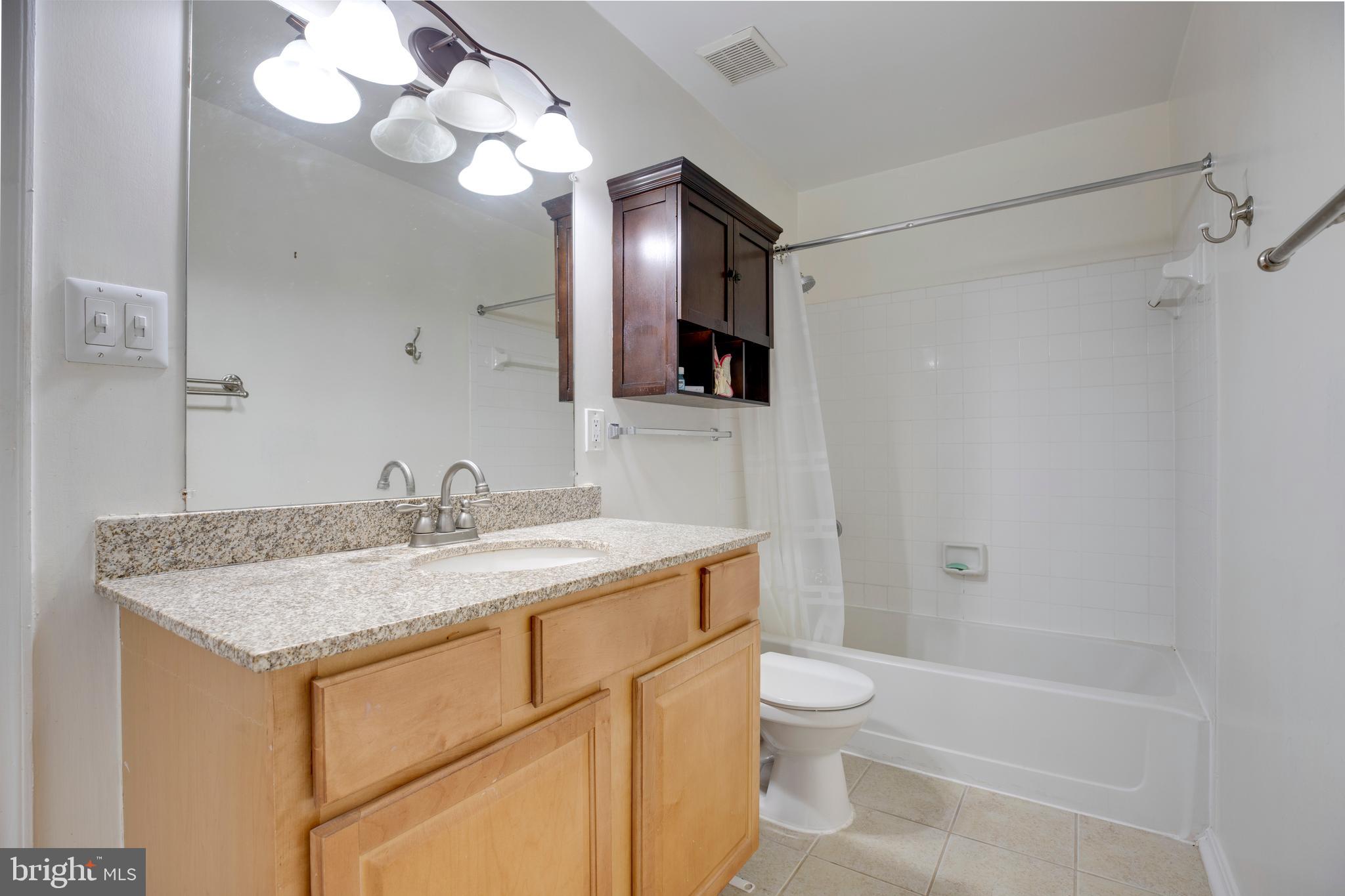 FOUR WINDS AT OAKTON - Residential