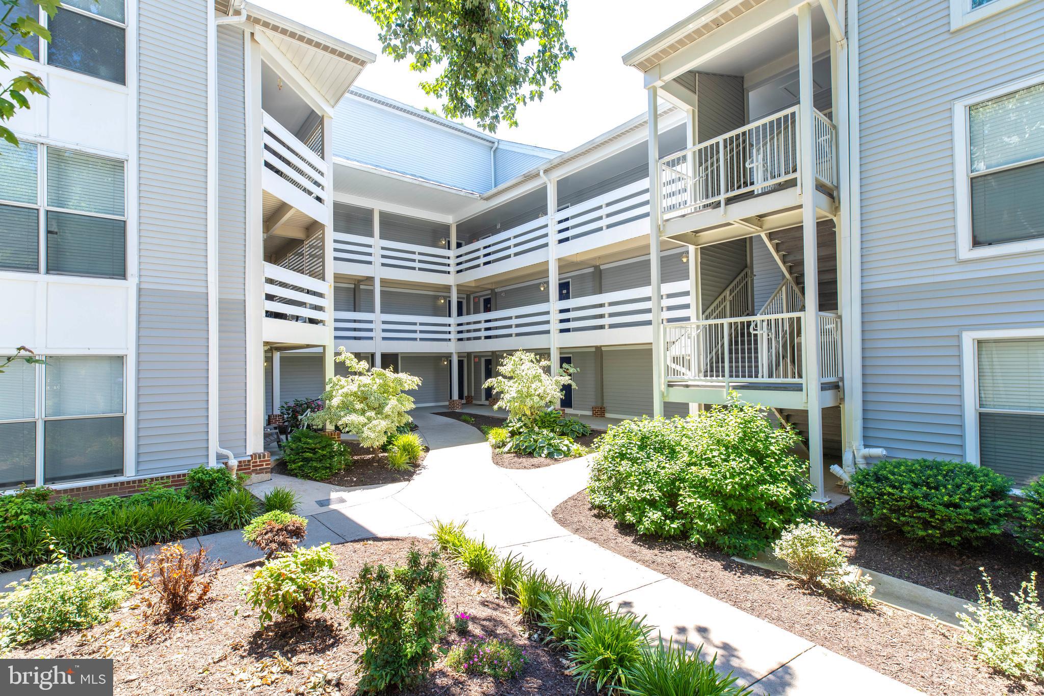 FOUR WINDS AT OAKTON - Residential