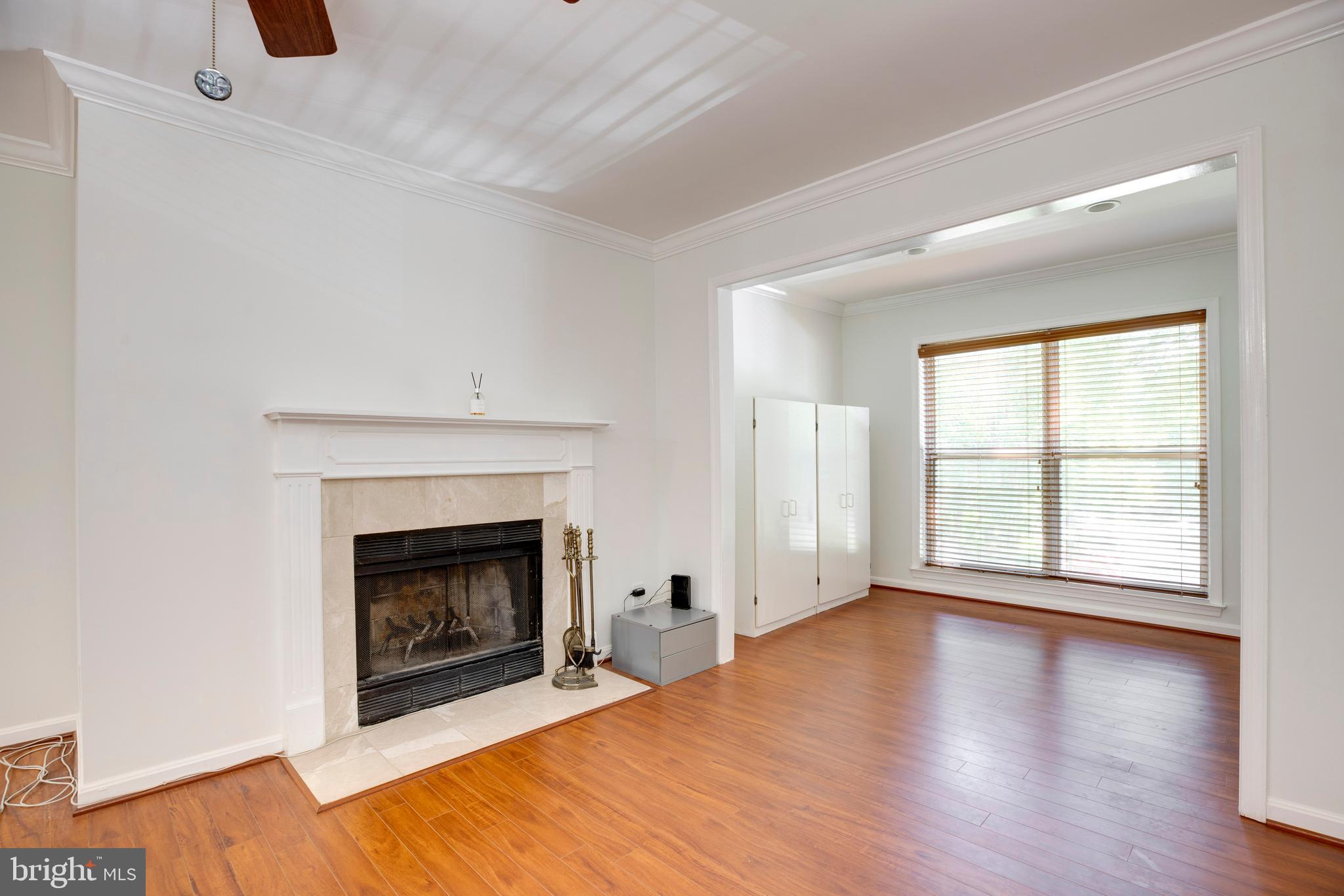 FOUR WINDS AT OAKTON - Residential